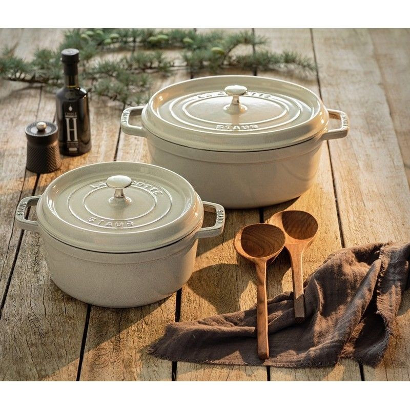 COCOTTE RONDE 24 CM FLEUR DE CERISIER - FONTE - Staub - Offrir Retailers COCOTTE RONDE 24 CM FLEUR DE CERISIER - FONTE - Staub - Offrir Retailers