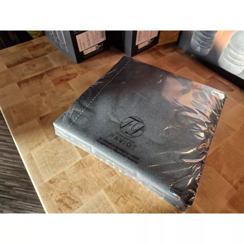 Serviette de table 25x25 Jetable Intissé Françoise PAVIOT Paquet de 20 - Uni Noire